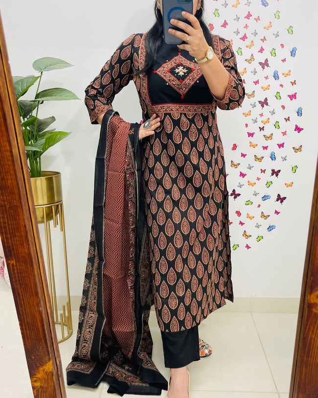 Classic Black & Rust Ethnic Cotton Suit Set Main Image
