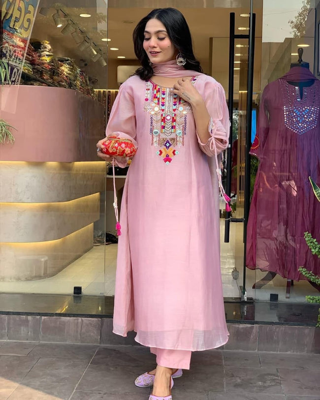 Kurta Blush Pink Embroidered Kurta Set Hover Image
