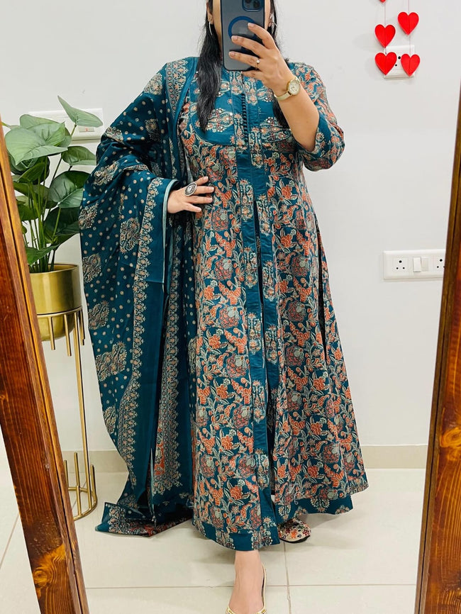 Teal Bloom Printed Front-Open Kurta Set Hover Image