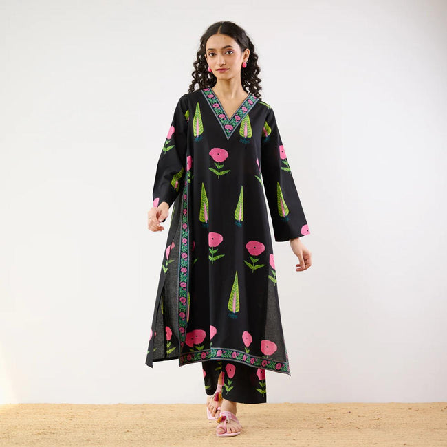 Midnight Black Floral Printed Kurta Set with V-Neck and Straight Pants Hover Image