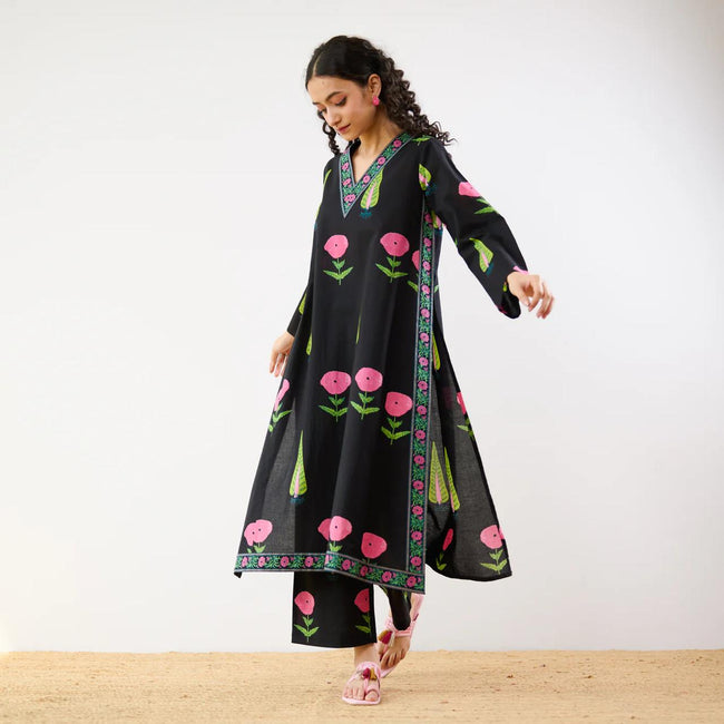 Midnight Black Floral Printed Kurta Set with V-Neck and Straight Pants Main Image