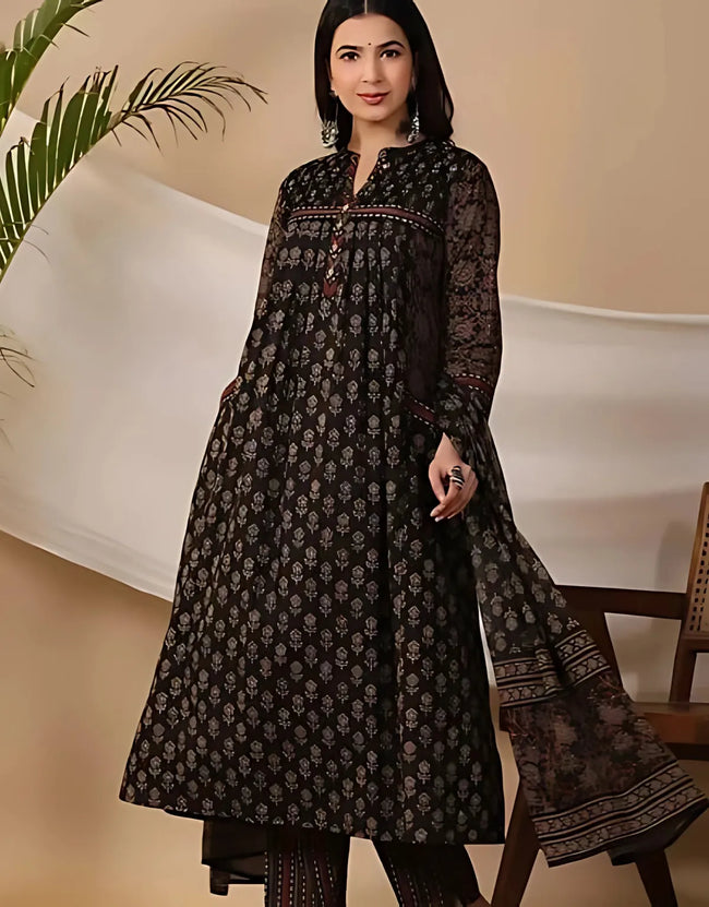 Ebony Floral Block Print Kurta Set Hover Image